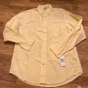 New with tag Izod Men's Casual Yellow Button-Down Shirt